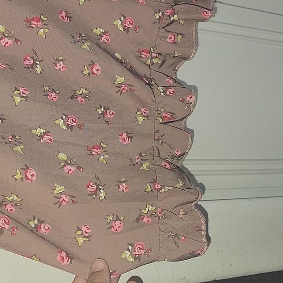 Puff Sleeve Romper - Picture 13 of 13